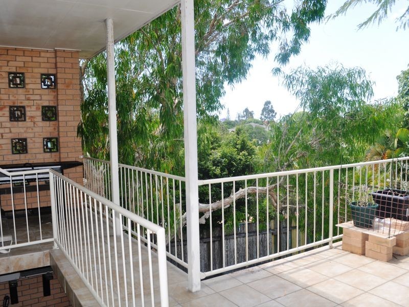 13 Dalton Street, Yeronga QLD 4104
