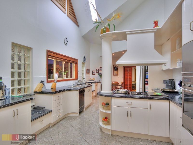15 Capstan Place, Macgregor QLD 4109
