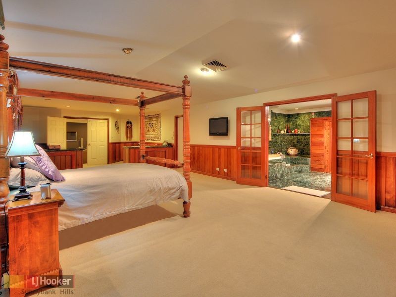 15 Capstan Place, Macgregor QLD 4109