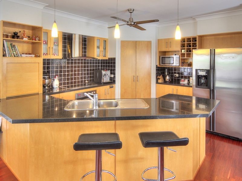 86 White Cedar Circuit, Stretton QLD 4116