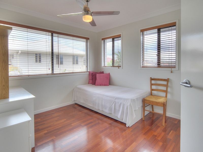 86 White Cedar Circuit, Stretton QLD 4116