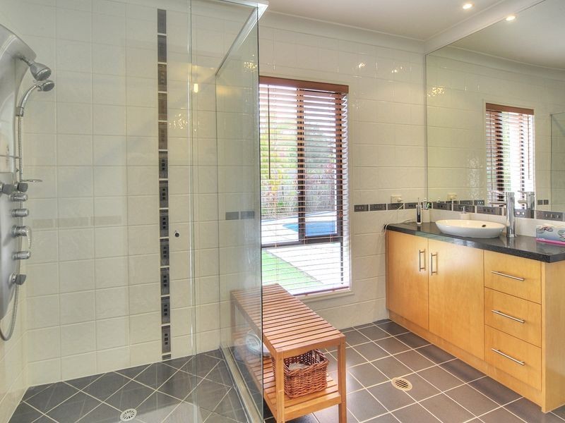 86 White Cedar Circuit, Stretton QLD 4116