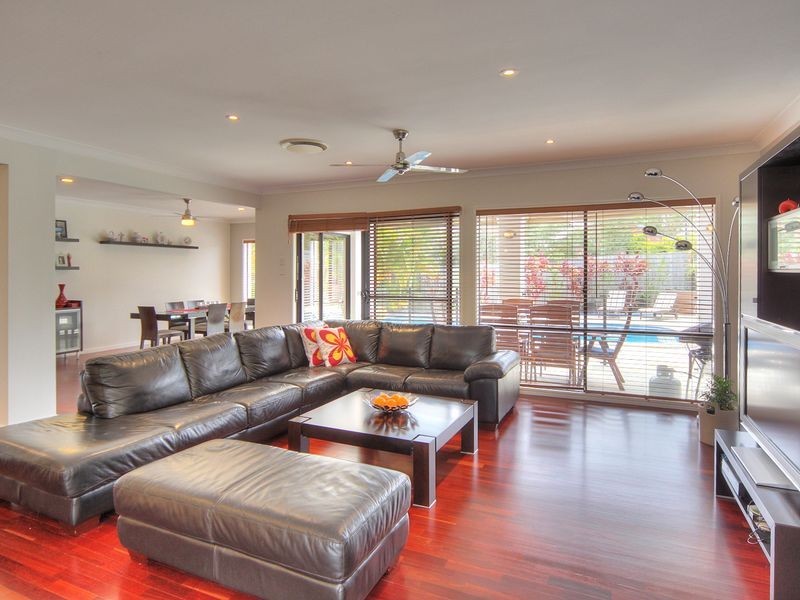 86 White Cedar Circuit, Stretton QLD 4116