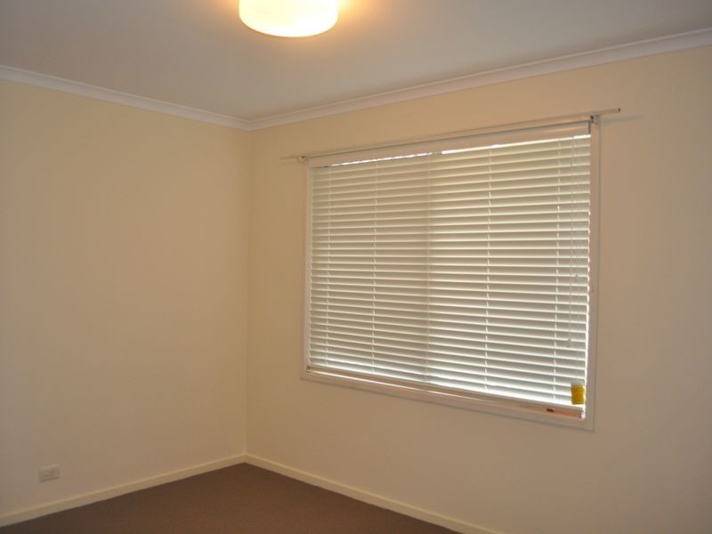4 Prudence Street, Robertson QLD 4109