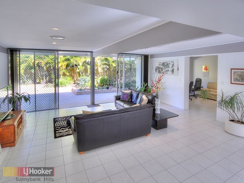 30 Dunstable Street, Macgregor QLD 4109