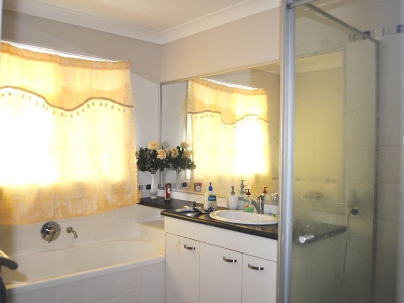 16 Muscari Crescent, Drewvale QLD 4116