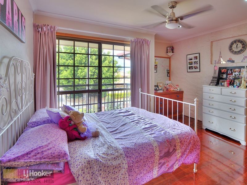 12 Parnassus Street, Robertson QLD 4109