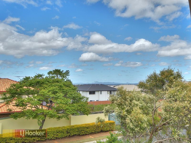 12 Parnassus Street, Robertson QLD 4109