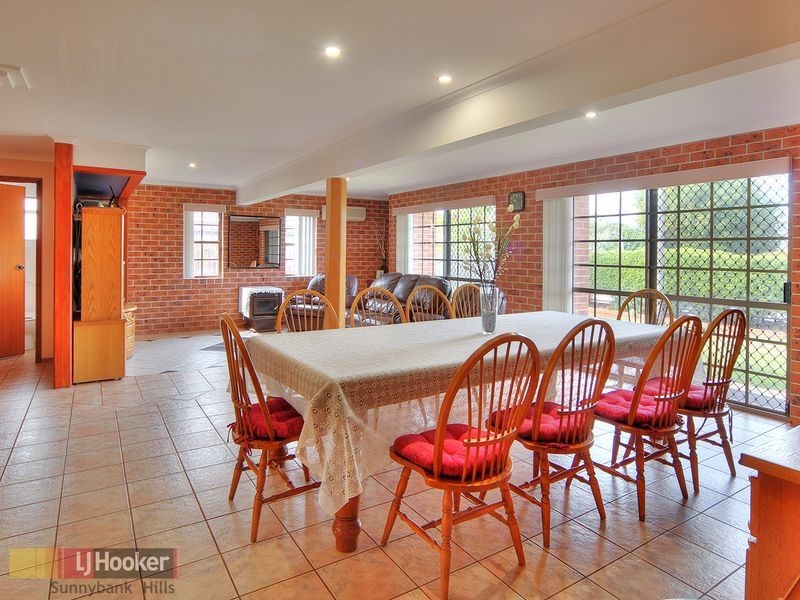 12 Parnassus Street, Robertson QLD 4109