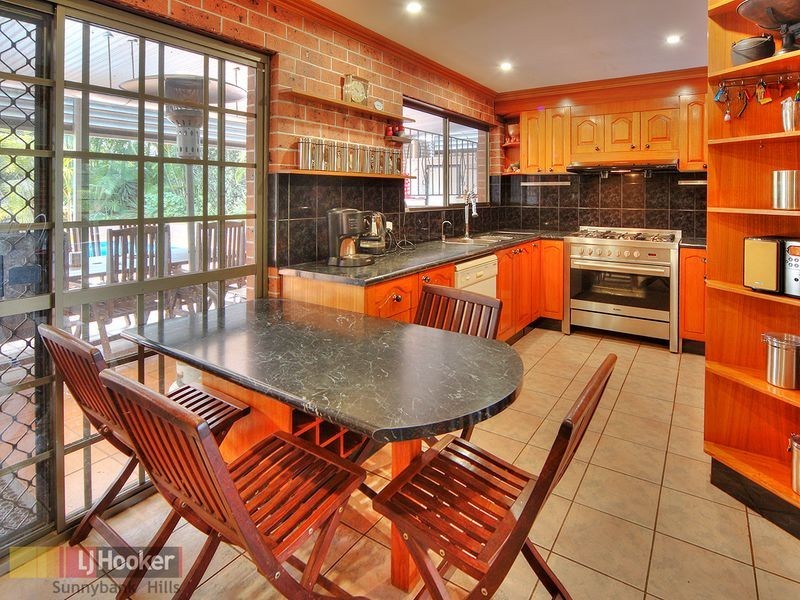 12 Parnassus Street, Robertson QLD 4109