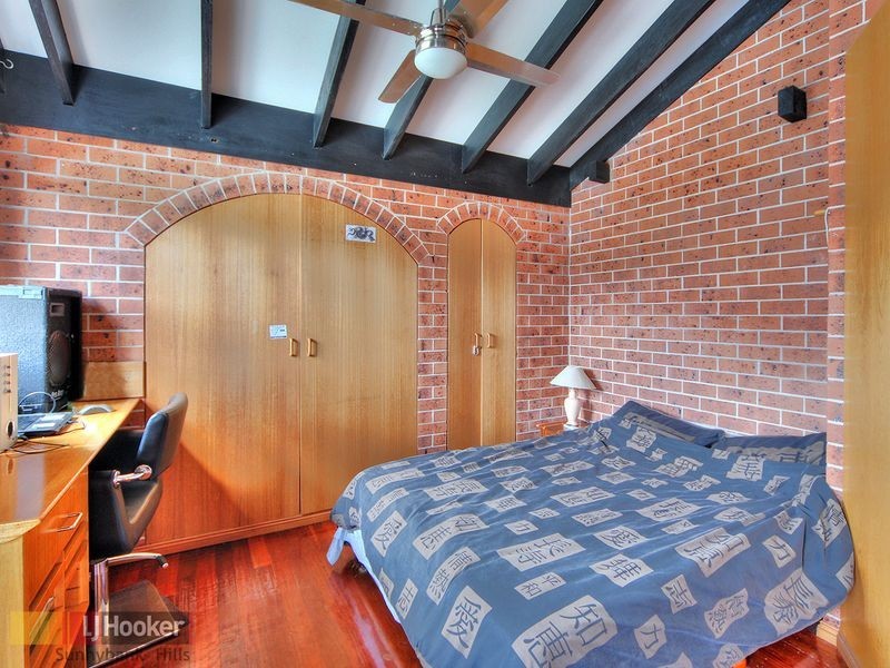 12 Parnassus Street, Robertson QLD 4109