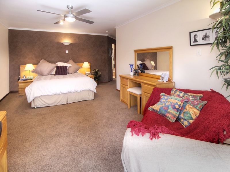 42 Alphitonia Crescent, Sunnybank Hills QLD 4109