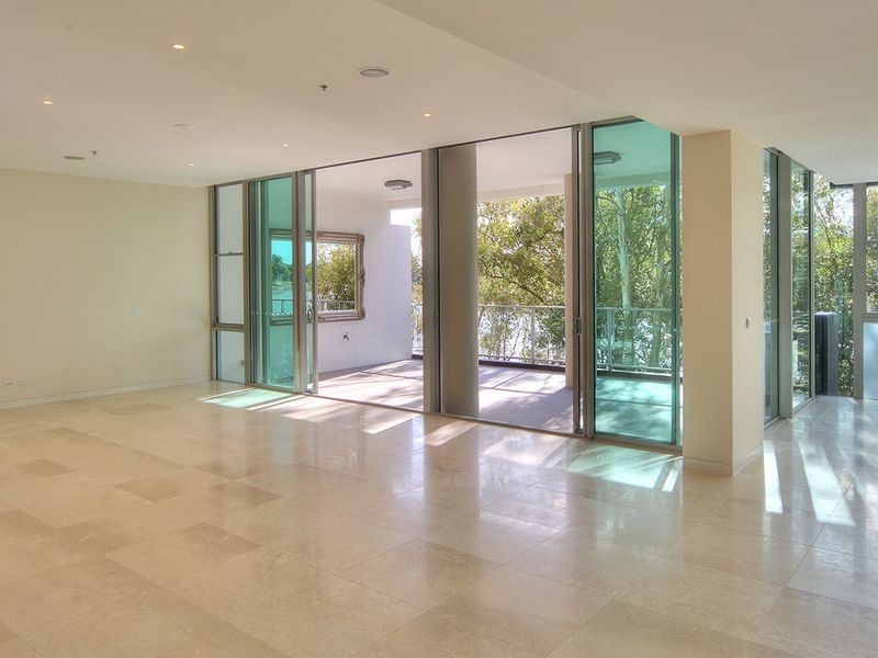 4201/205 King Arthur Tce, Tennyson QLD 4105
