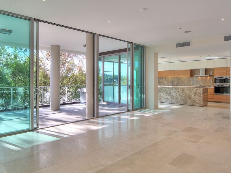 4201/205 King Arthur Tce, Tennyson QLD 4105