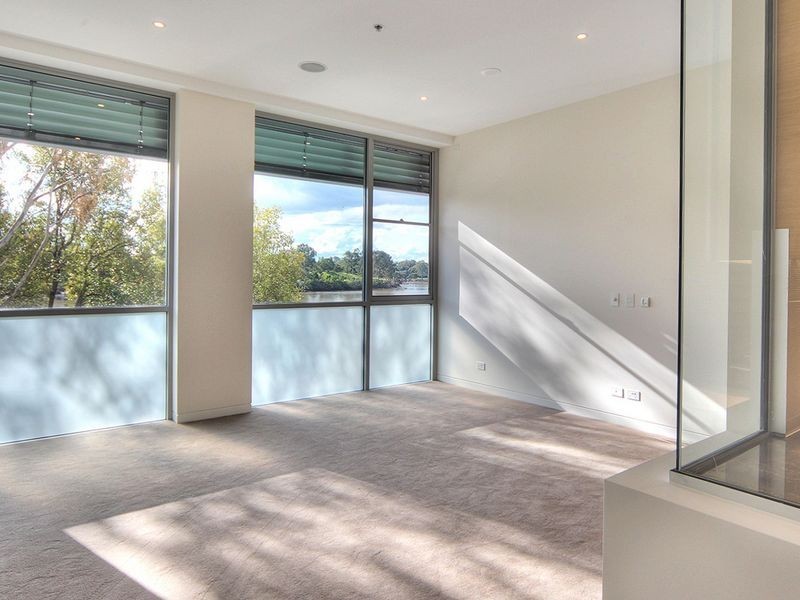 4201/205 King Arthur Tce, Tennyson QLD 4105