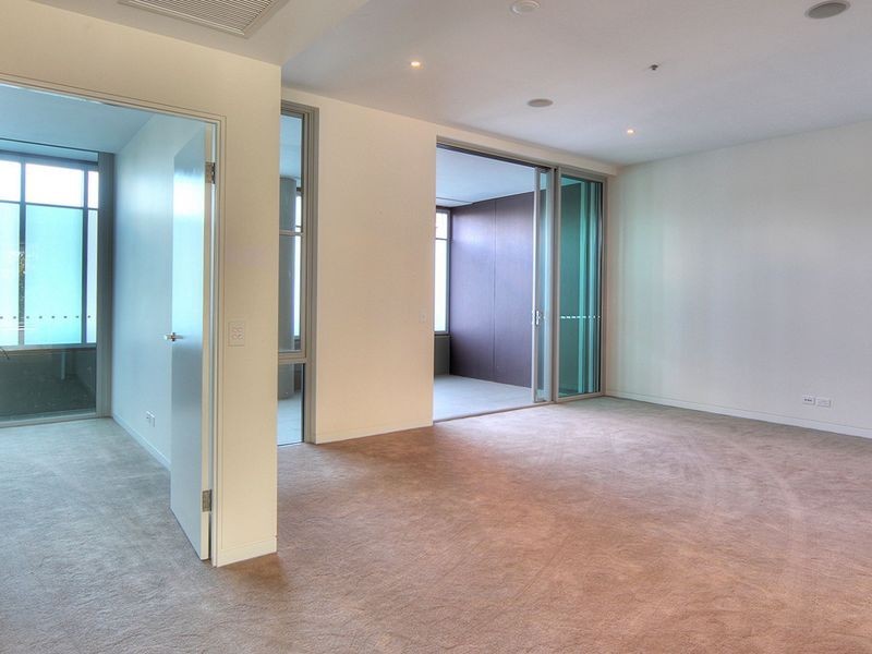 4201/205 King Arthur Tce, Tennyson QLD 4105
