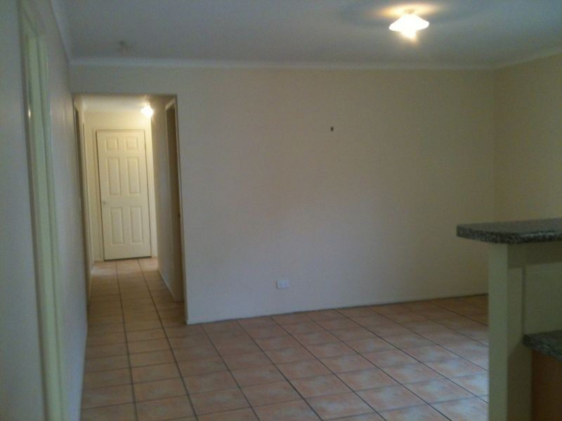 27 Rookwood Avenue, Coopers Plains QLD 4108