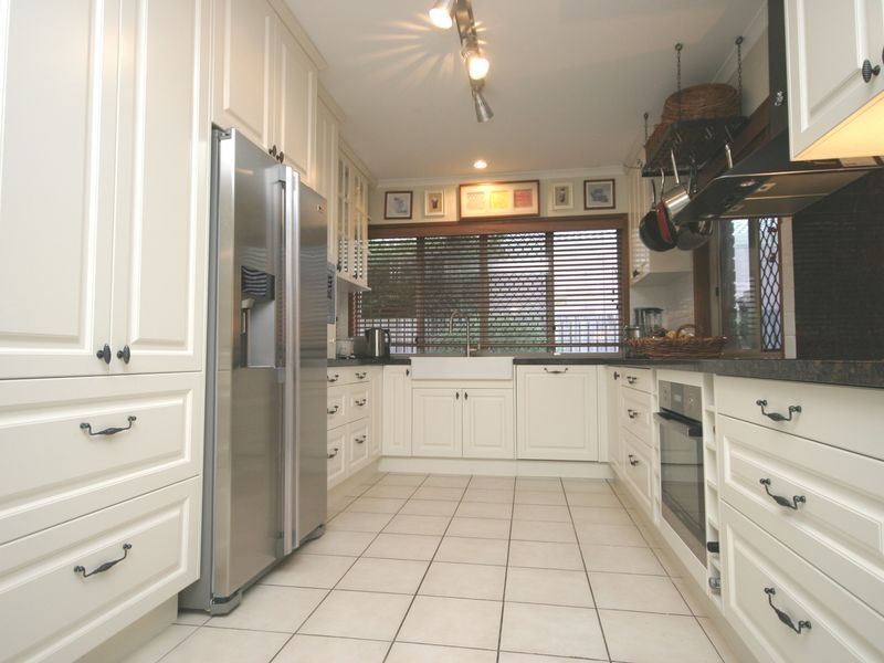 74 Casuarina Crescent, Calamvale QLD 4116