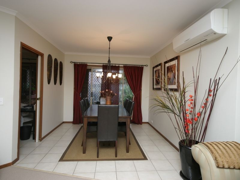 74 Casuarina Crescent, Calamvale QLD 4116