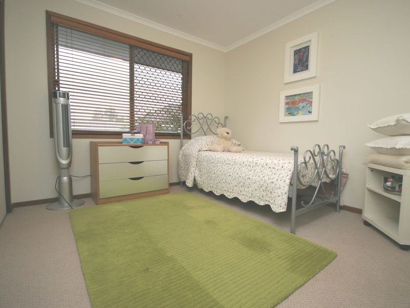 74 Casuarina Crescent, Calamvale QLD 4116