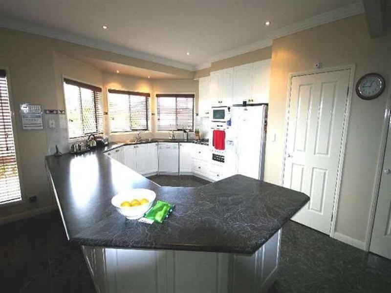 1 Cumberland Place, Parkinson QLD 4115