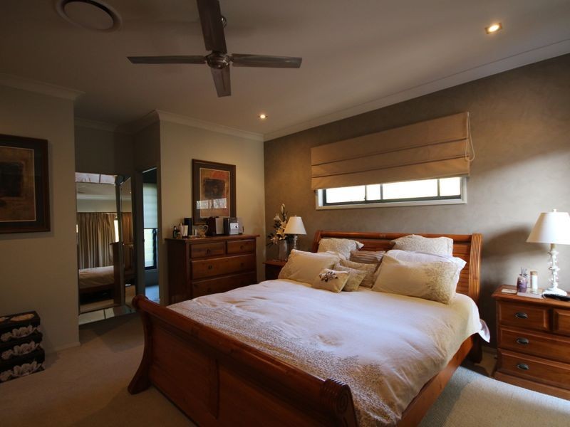 28 Freycinet Place, Calamvale QLD 4116