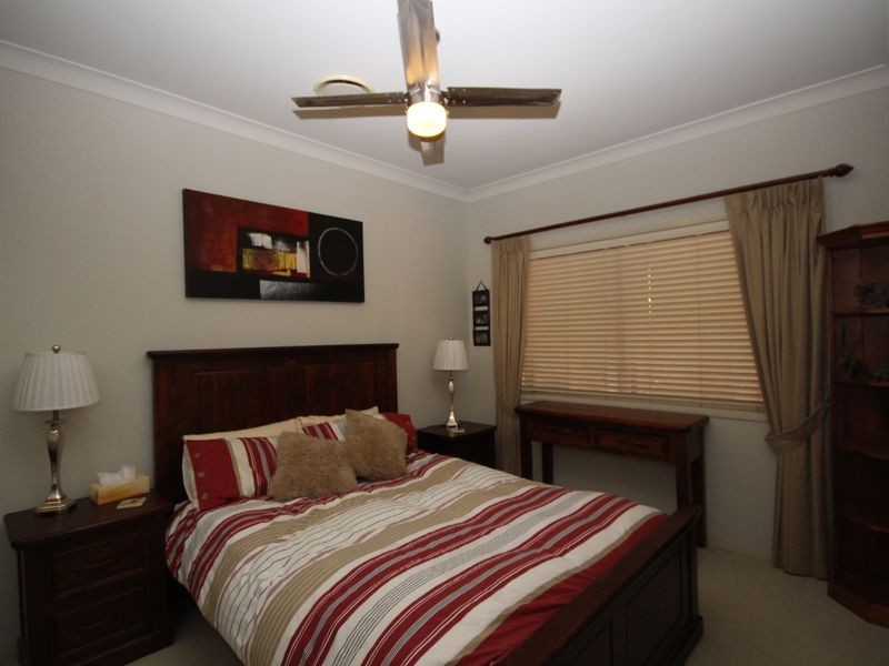 28 Freycinet Place, Calamvale QLD 4116