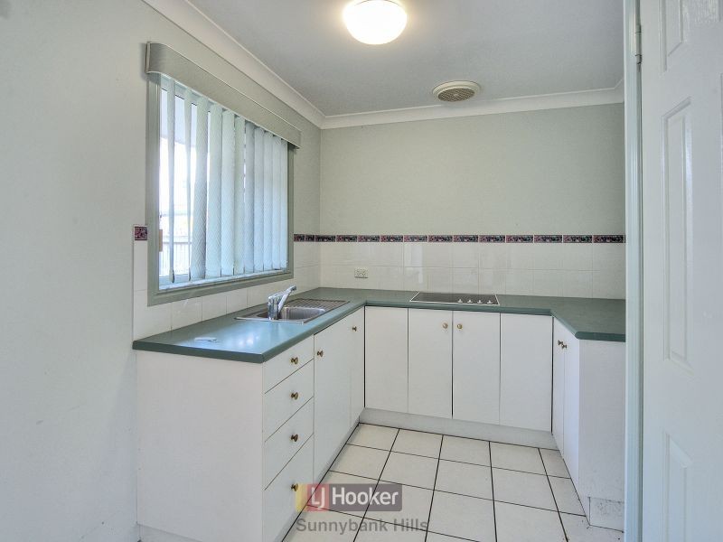 4 Poinciana Crescent, Stretton QLD 4116