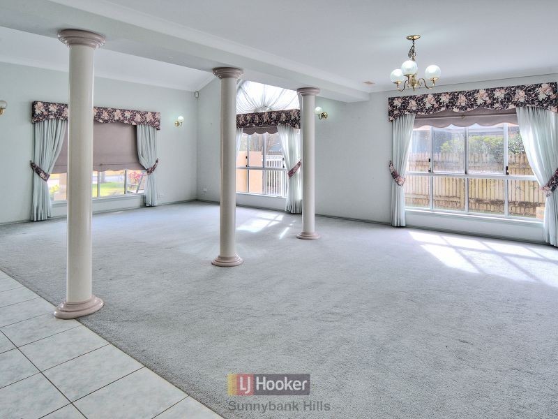 4 Poinciana Crescent, Stretton QLD 4116
