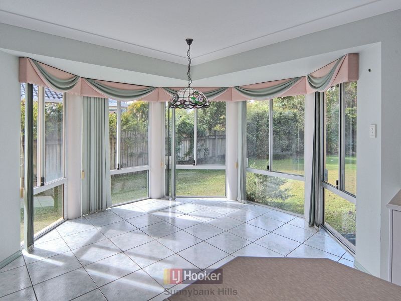 4 Poinciana Crescent, Stretton QLD 4116
