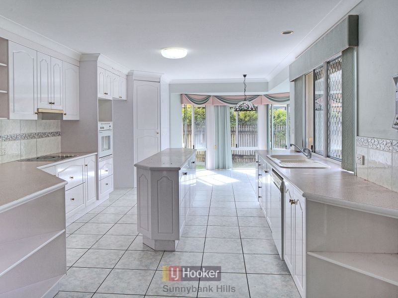 4 Poinciana Crescent, Stretton QLD 4116