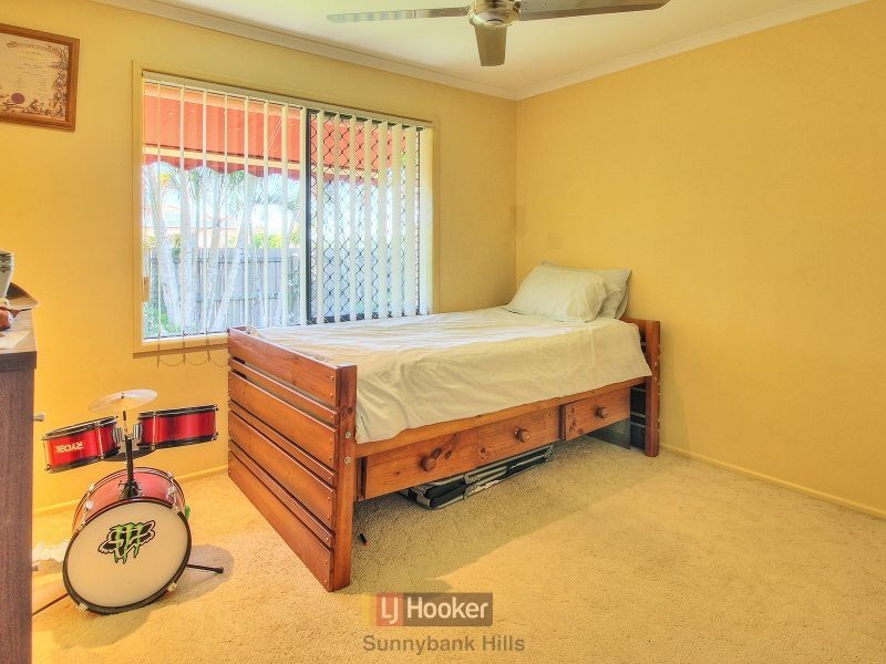 11 Clifton Street, Parkinson QLD 4115