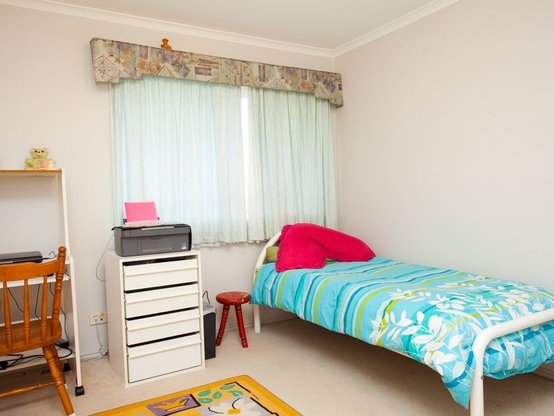 5 Trafalgar Close, Stretton QLD 4116