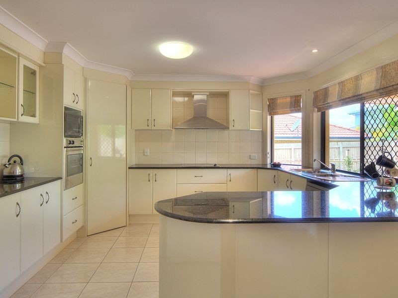 30 Crestwood Street, Kuraby QLD 4112