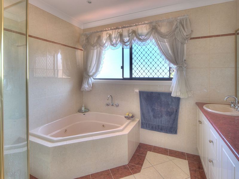 30 Crestwood Street, Kuraby QLD 4112