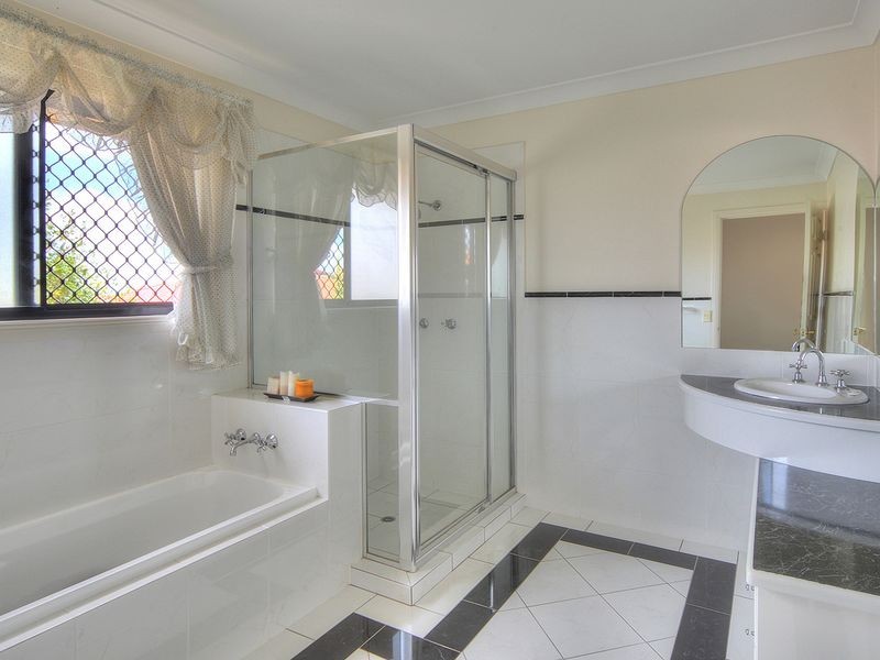 30 Crestwood Street, Kuraby QLD 4112