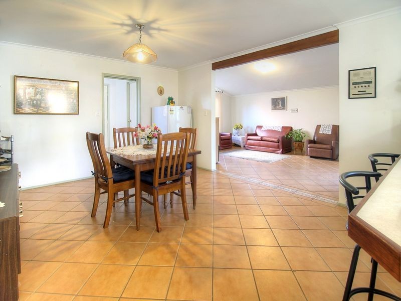 11 Chateau Street, Calamvale QLD 4116