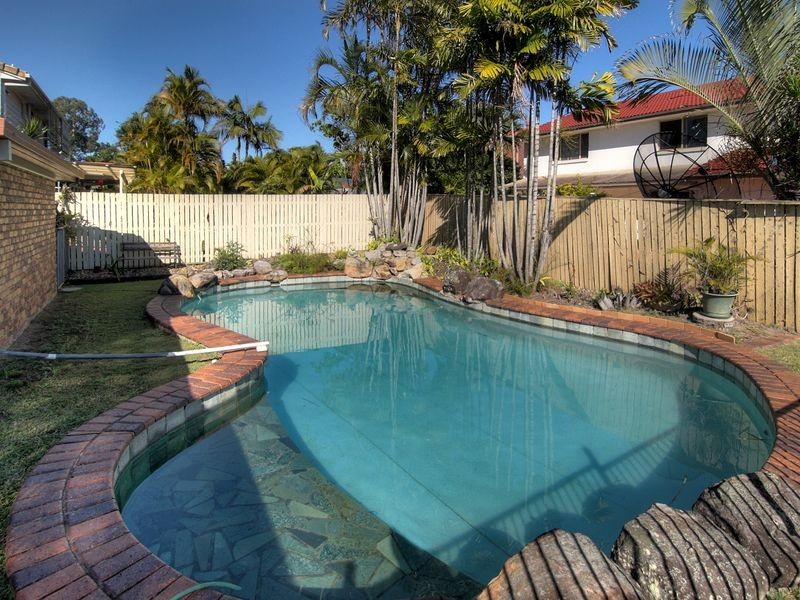 11 Chateau Street, Calamvale QLD 4116