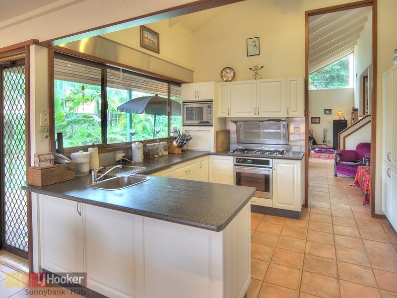 17 Orpheus Street, Robertson QLD 4109