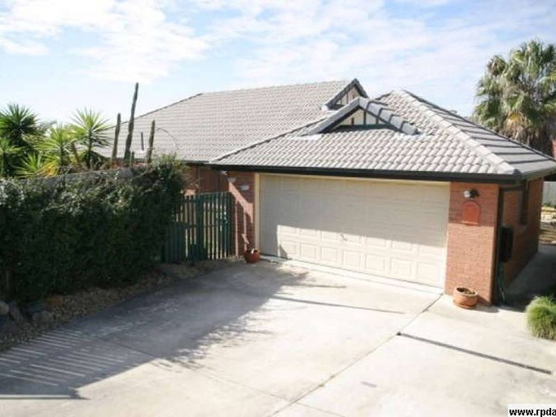 37 Robinson Crescent, Runcorn QLD 4113