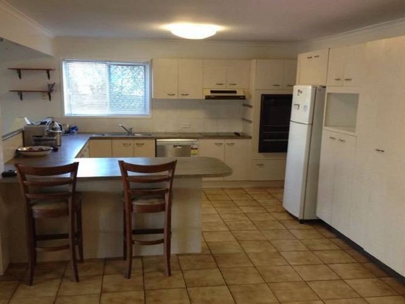 9 Grenadier Court, Runcorn QLD 4113