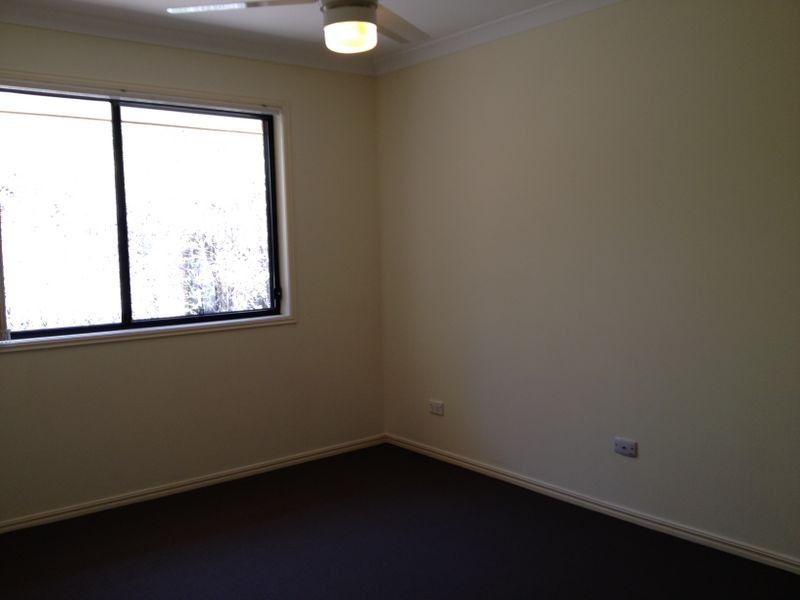 12/8 Honeysuckle Way, Calamvale QLD 4116