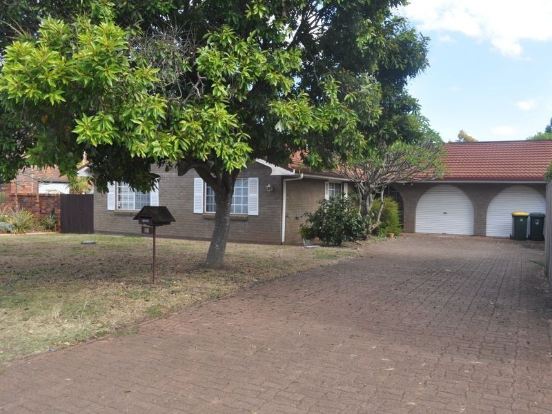 12 Cosmic Street, Robertson QLD 4109