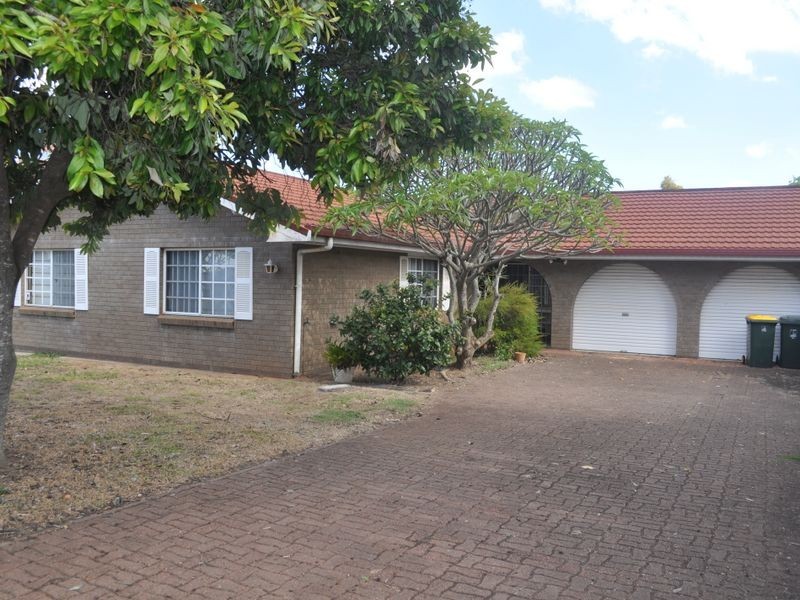 12 Cosmic Street, Robertson QLD 4109