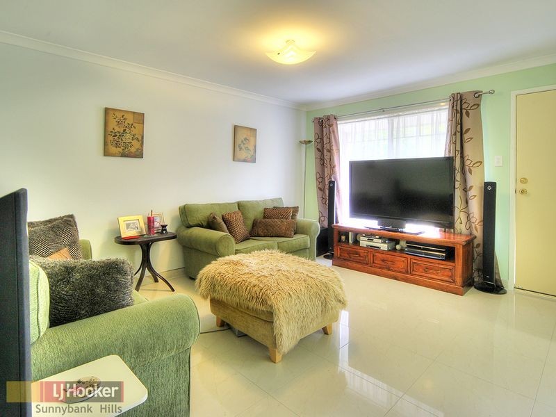 16 Robinson Crescent, Runcorn QLD 4113