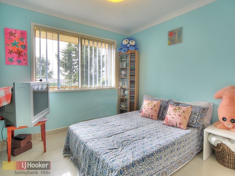 16 Robinson Crescent, Runcorn QLD 4113