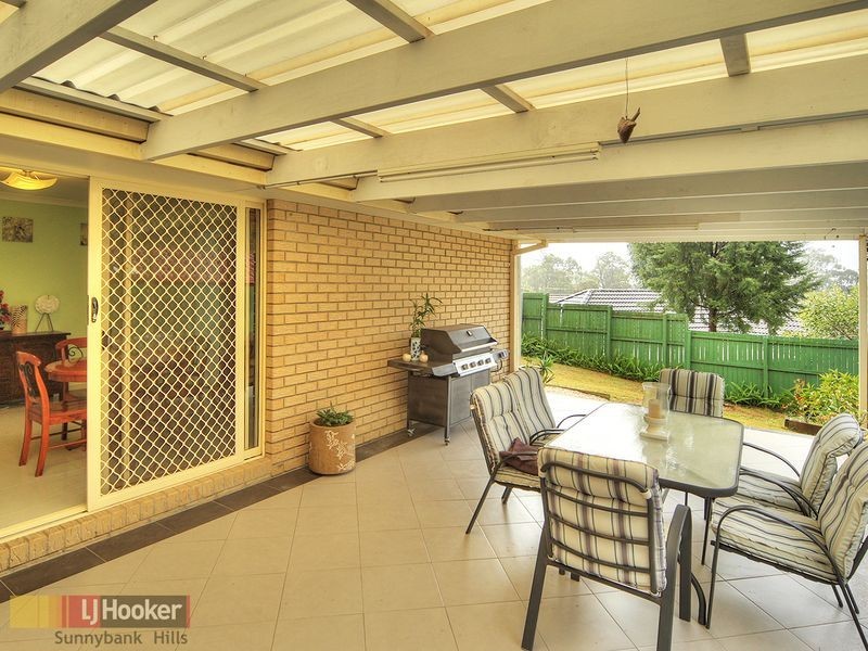 16 Robinson Crescent, Runcorn QLD 4113