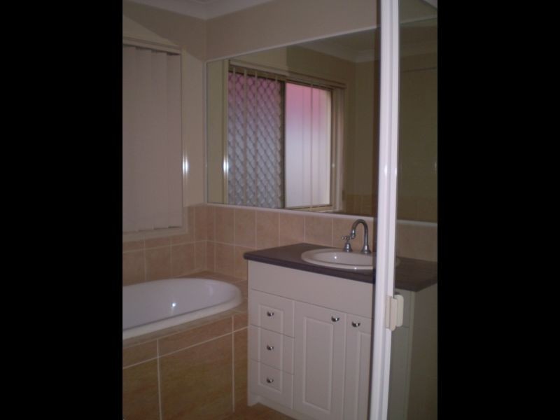 25 Yvonne Road, Eight Mile Plains QLD 4113