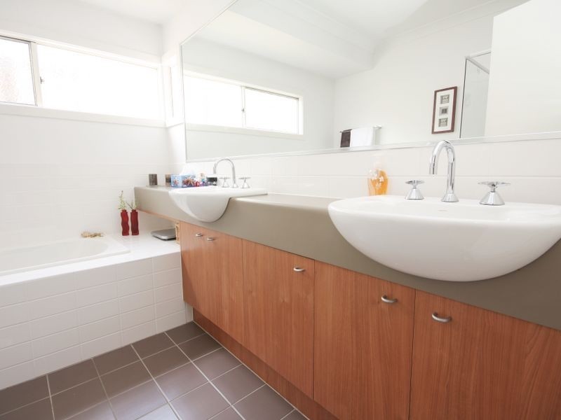 10 Nalbaugh Lane, Parkinson QLD 4115