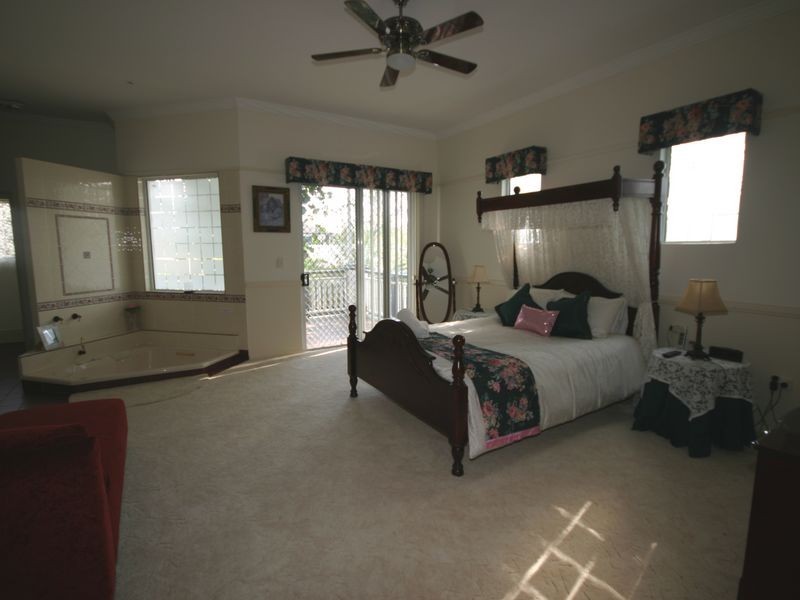 38 Maisie Place, Eight Mile Plains QLD 4113